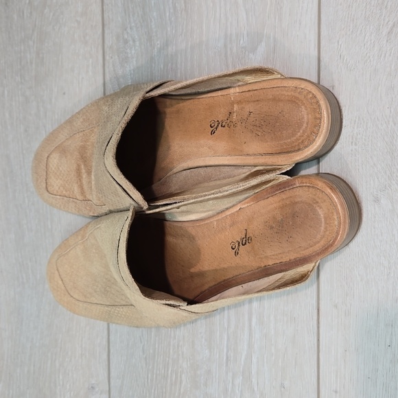 Free People Women At Ease Snakeskin Beige Leather Loafer Mule shoes sz 8.5 - Picture 6 of 16